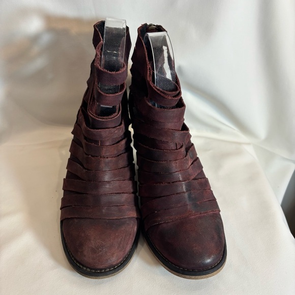 FREE PEOPLE Sz 8.5 (estimated) Burgundy Strappy Leather Ankle Boots Stacked Heel - Picture 2 of 14